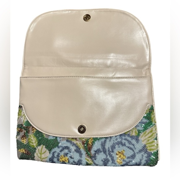 Women Flower Pattern Clutch Bag - Picture 2 of 3